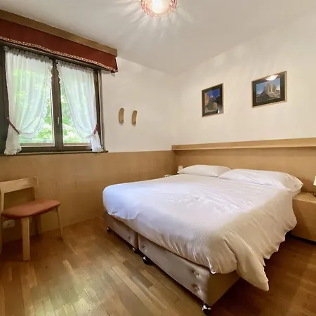 Cozy Flat In Amazing Location アパート コルティーナ・ダンペッツォ